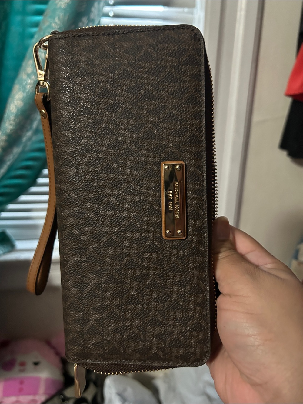 MK jet set long wallet EUC